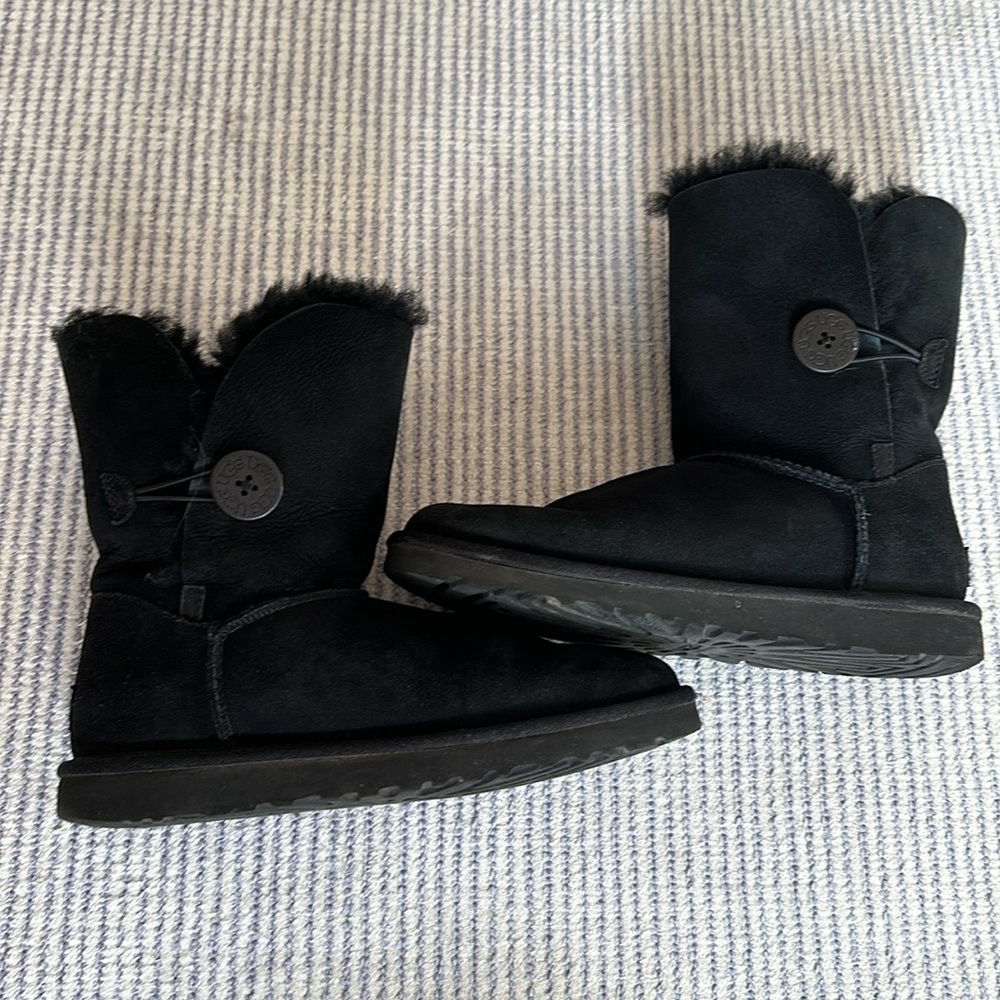 Excellent Condition- UGG Mini Bailey Button II Black Boots- Size 8